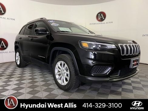 Used 2021 Jeep Cherokee Latitude image 1