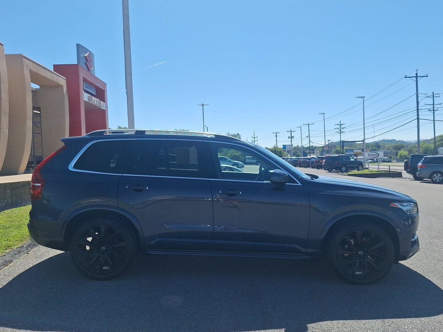 Used 2019 Volvo XC90 T6 Momentum AWD/4WD image 2