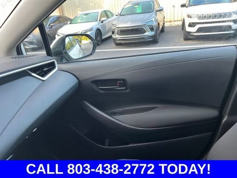 Used 2025 Toyota Corolla LE FWD image 28
