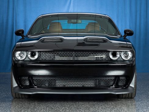 Used 2023 Dodge Challenger SRT Hellcat w/ Driver Convenience Group image 5