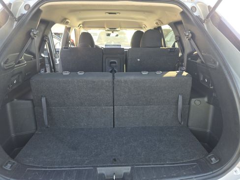 Used 2025 Mitsubishi Outlander ES FWD image 14