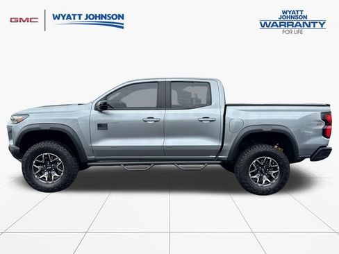 Used 2024 Chevrolet Colorado ZR2 w/ Technology Package AWD/4WD image 2