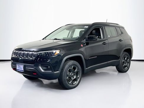 Used 2022 Jeep Compass Trailhawk w/ Trailhawk Elite Group image 1