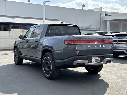 Used 2025 Rivian R1T Adventure image 3