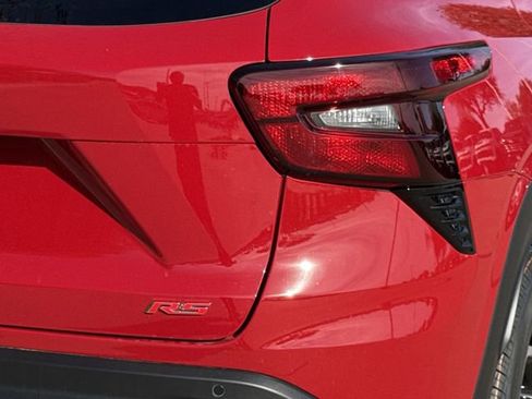 New 2026 Chevrolet Trax RS w/ Sunroof Package FWD image 7