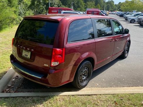Used 2018 Dodge Grand Caravan SE w/ UConnect Hands-Free Group FWD image 31