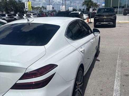 Used 2025 Genesis G70 2.5T RWD image 5
