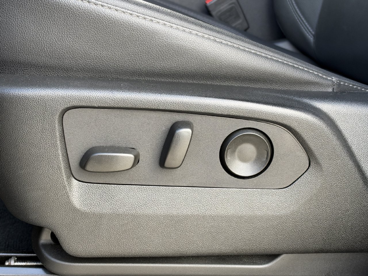 Certified 2025 Chevrolet Tahoe LT RWD image 25