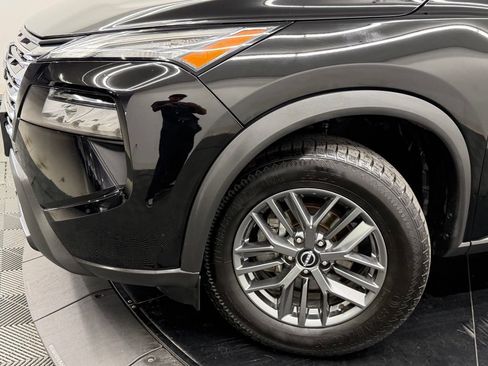 Used 2024 Nissan Rogue S FWD image 5