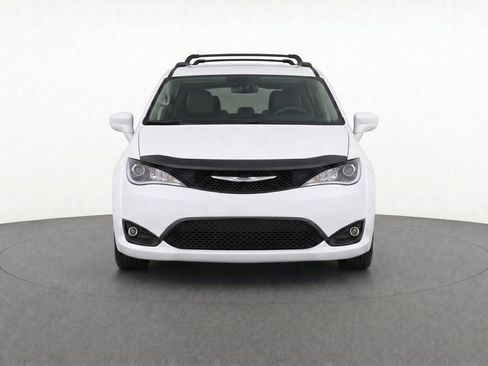 Used 2018 Chrysler Pacifica Touring-L Plus w/ S Appearance Package FWD image 2