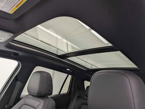 New 2026 Chevrolet Equinox LT w/ Convenience Package II AWD/4WD image 19
