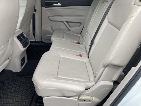 Used 2018 Volkswagen Atlas SE image 28