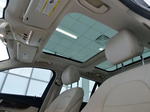 Used 2018 Mercedes-Benz GLC 300 4MATIC image 18