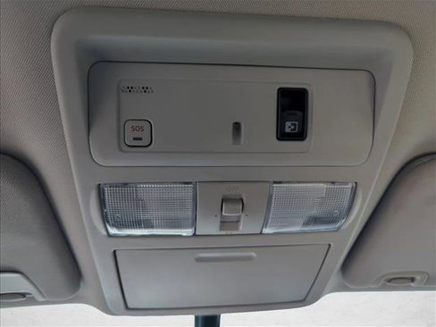 Used 2016 Nissan Titan SL image 24