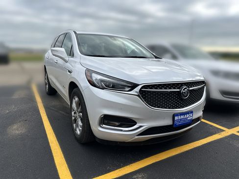 Used 2021 Buick Enclave Avenir w/ Avenir Technology Package AWD/4WD image 2