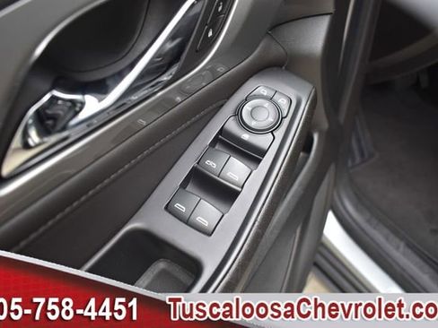 Used 2023 Chevrolet Traverse LT FWD image 18