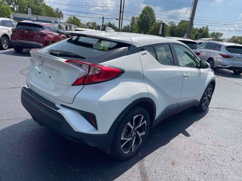 Used 2021 Toyota C-HR XLE FWD image 9