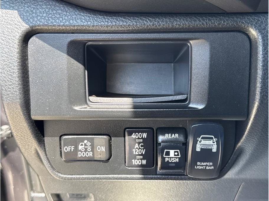 Used 2017 Toyota Tacoma TRD Off-Road w/ Tow Package AWD/4WD image 36