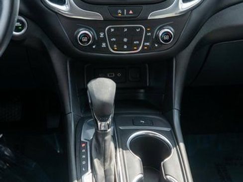 Used 2024 Chevrolet Equinox LT FWD image 16