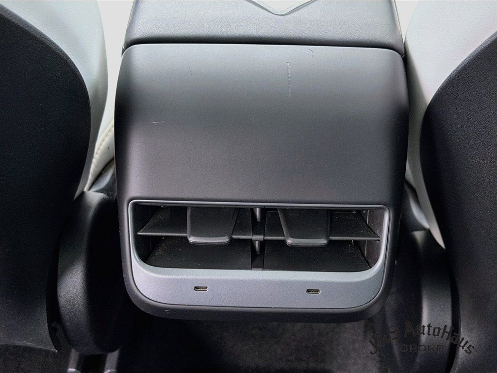 Used 2023 Tesla Model Y Performance AWD/4WD image 31