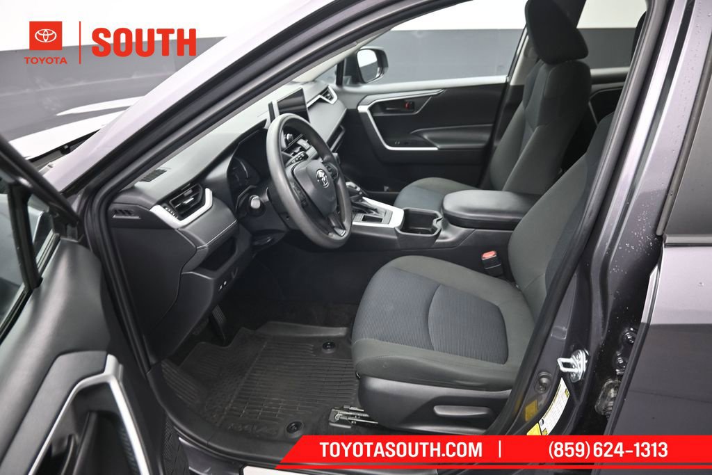 Used 2024 Toyota RAV4 LE FWD image 9