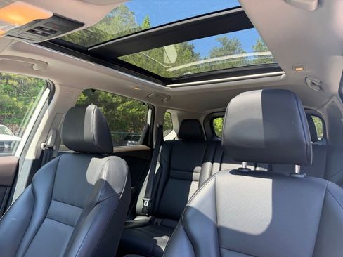 Used 2021 Nissan Rogue SV w/ Premium Package FWD image 12