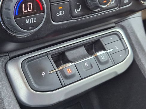 Used 2023 GMC Acadia SLE w/ Driver Convenience Package FWD image 13