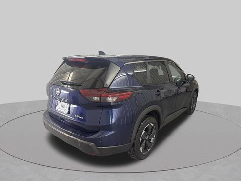 Used 2024 Nissan Rogue SV AWD/4WD image 5
