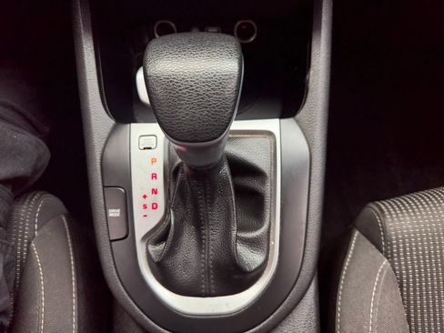 Used 2020 Kia Forte LXS FWD image 21