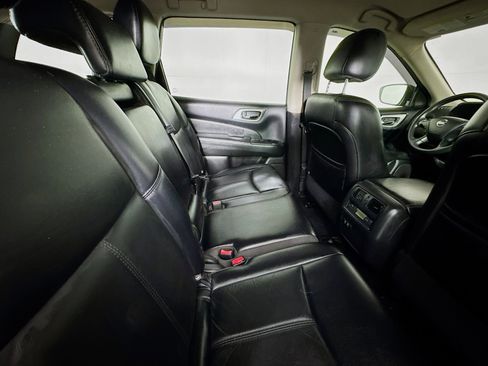 Used 2019 Nissan Pathfinder S AWD/4WD image 26