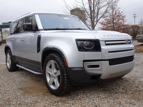 Used 2020 Land Rover Defender 110 SE image 12