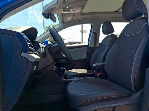 Used 2023 Volkswagen Taos SE w/ Panoramic Sunroof Package FWD image 13