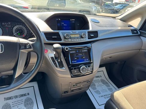 Used 2017 Honda Odyssey SE image 23