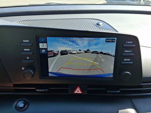 Certified 2025 Hyundai Elantra Sport image 17