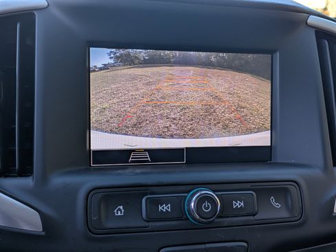 Used 2024 GMC Terrain SLE w/ Driver Convenience Package image 22