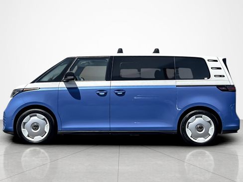 Used 2025 Volkswagen ID. Buzz 1st Edition RWD image 2