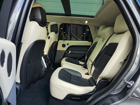 Used 2019 Land Rover Range Rover Sport HSE Dynamic image 26