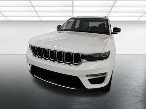 Used 2024 Jeep Grand Cherokee Limited AWD/4WD image 2
