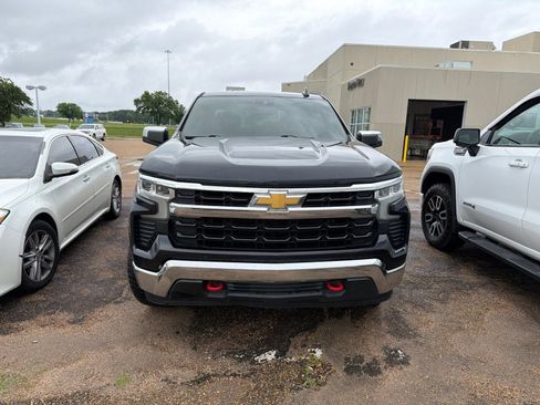 Used 2022 Chevrolet Silverado 1500 LT w/ Z71 Off-Road Package AWD/4WD image 3