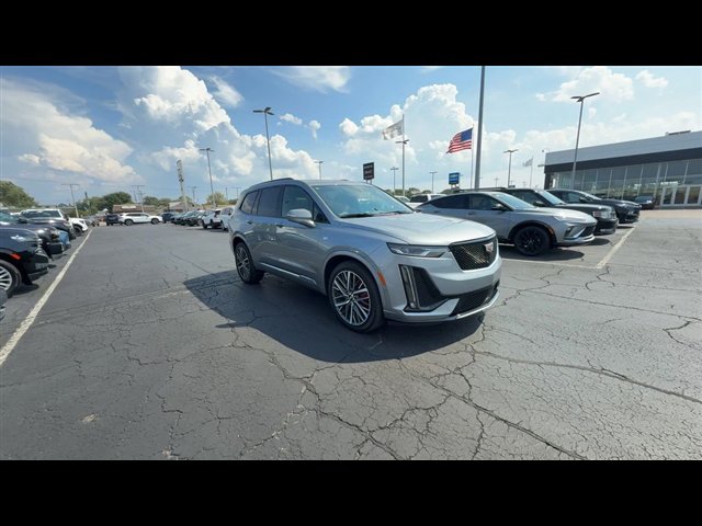 Certified 2024 Cadillac XT6 Sport w/ Technology Package AWD/4WD image 2