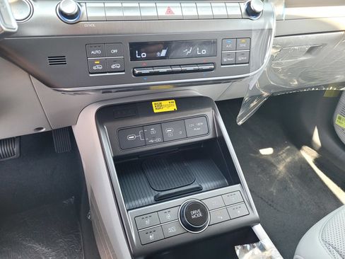 New 2026 Hyundai Kona Limited FWD image 17