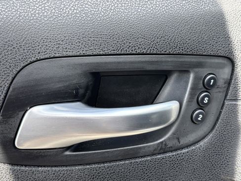 Used 2019 Chrysler 300 Limited image 33