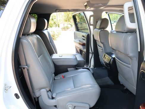 Used 2016 Toyota Sequoia Platinum RWD image 20