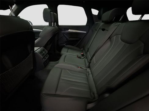 Certified 2025 Audi Q5 2.0T Premium image 36