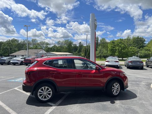 Used 2017 Nissan Rogue Sport SV AWD/4WD image 9