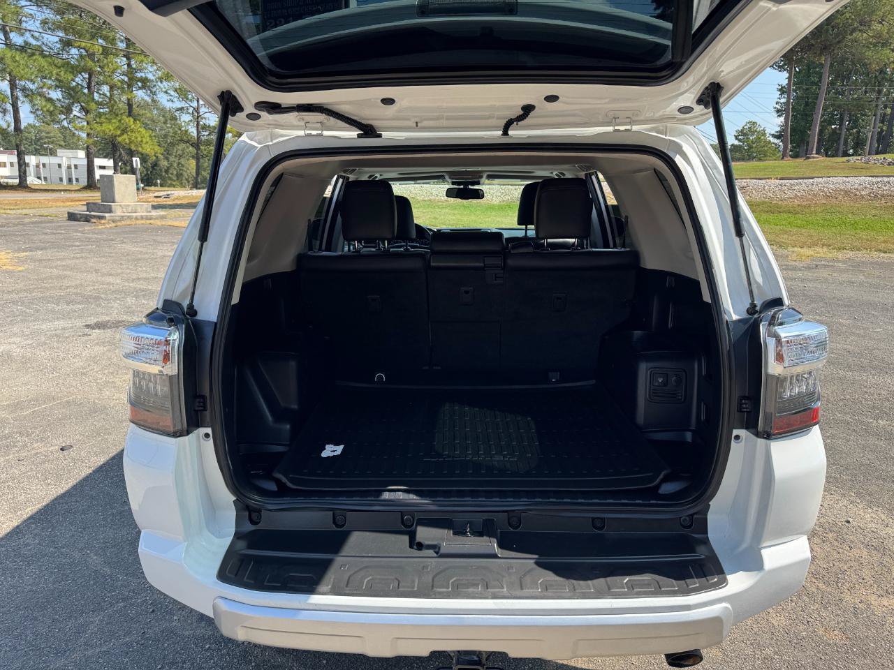 Used 2019 Toyota 4Runner TRD Off-Road Premium AWD/4WD image 16