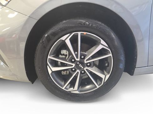 Used 2023 Kia Forte LXS w/ LXS Technology Package FWD image 27
