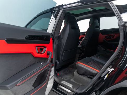 Used 2025 Lamborghini Urus SE AWD/4WD image 52