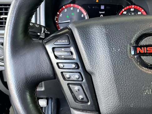 Used 2021 Nissan Titan PRO-4X w/ Pro-4x Convenience Package image 24