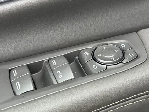 New 2026 GMC Yukon Elevation image 12